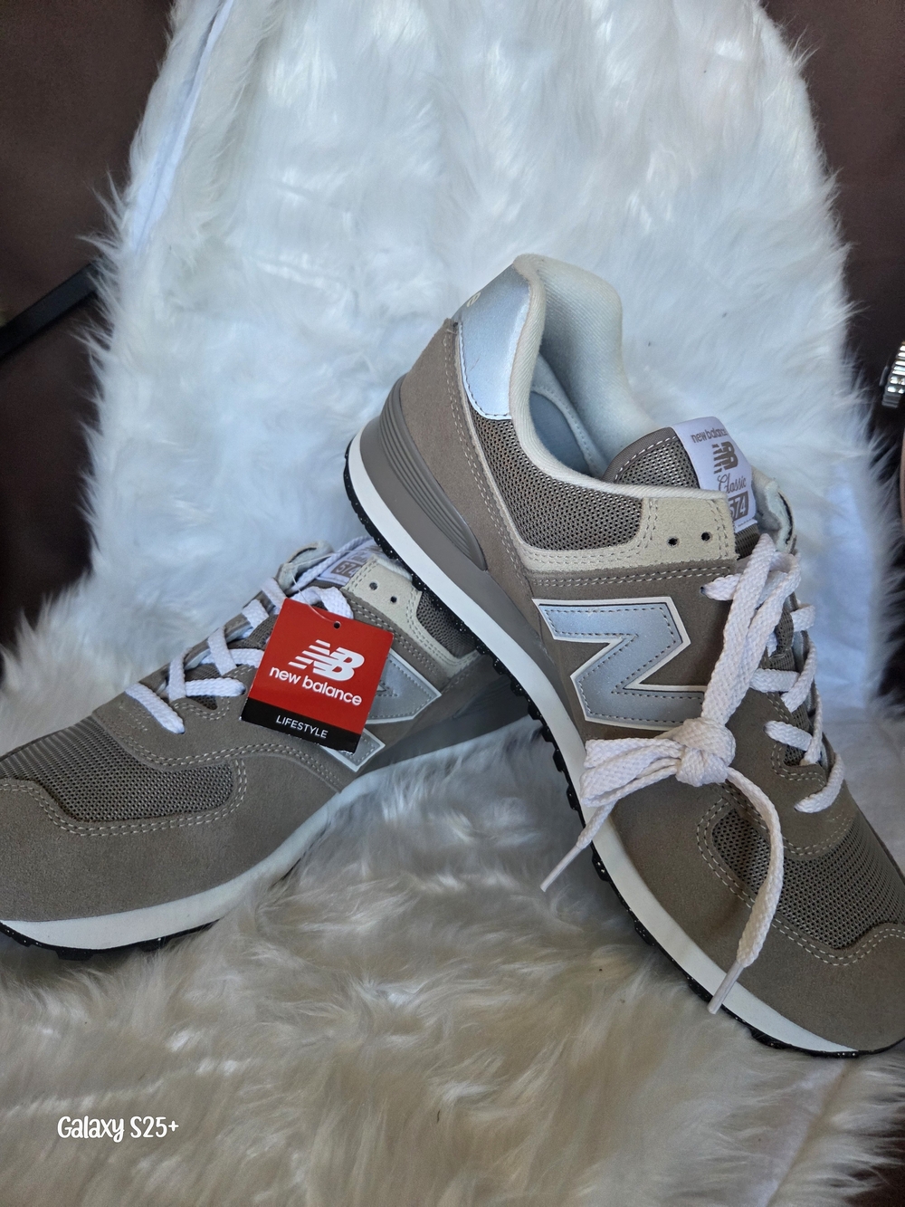 New Balance 574 Classic Gray Sneakers Men’s Size 11 D New in Box